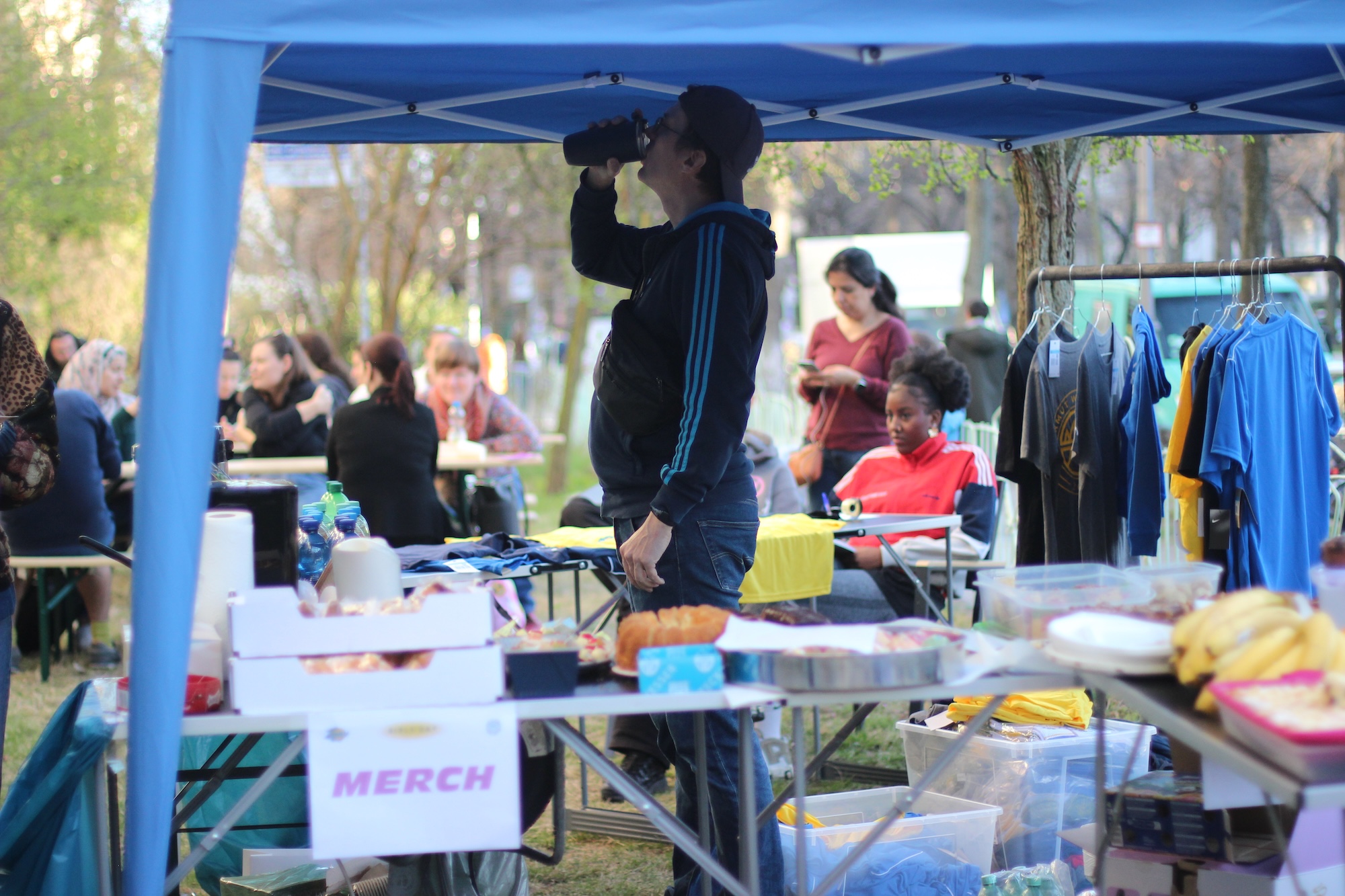 Helfer Hermut Weber Cup beim Catering